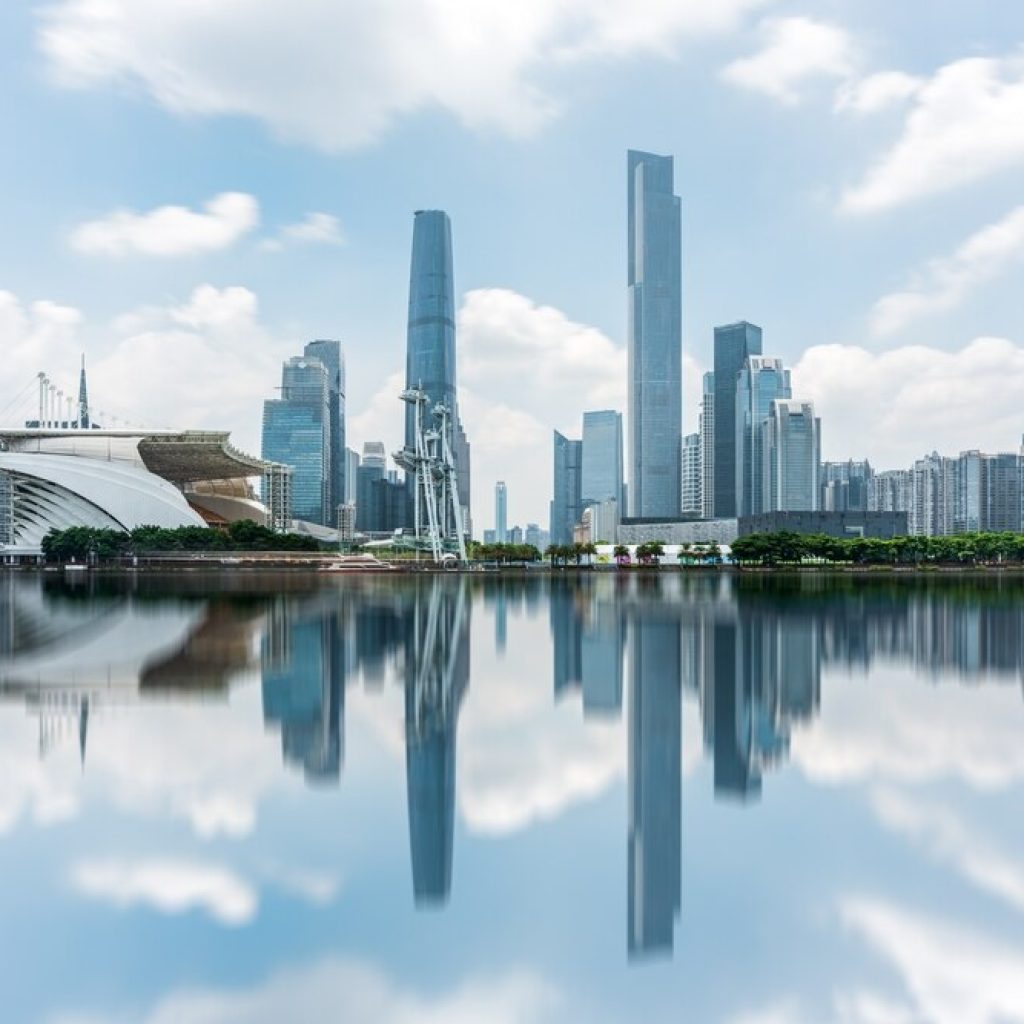 Reka prolazi pored metropole